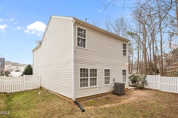 5501 Stewartby Dr, Raleigh, NC 27613