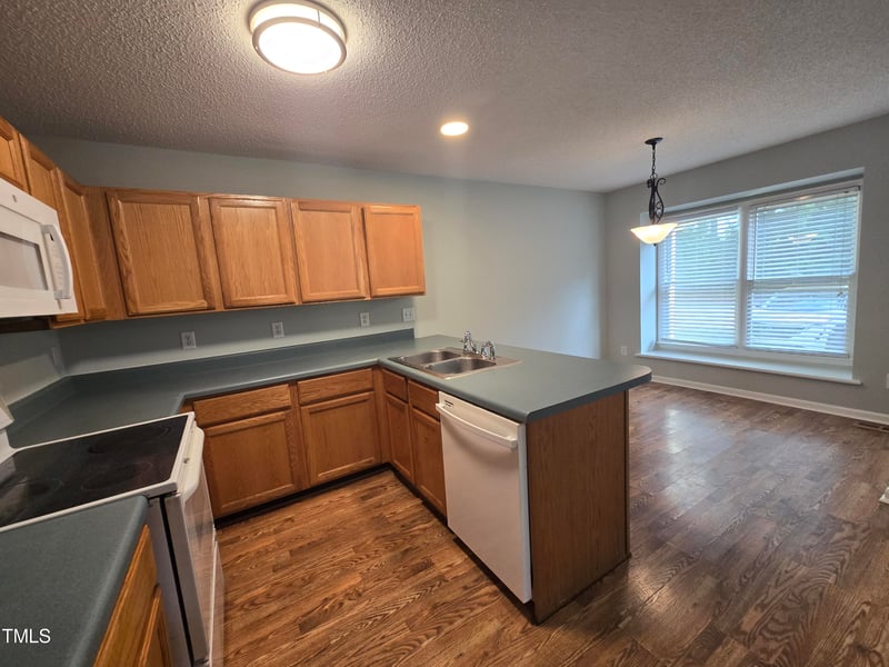 5502 Supreme Dr, Raleigh, NC 27606