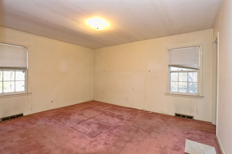 5503 Wendell Rd, Chapel Hill, NC 27517