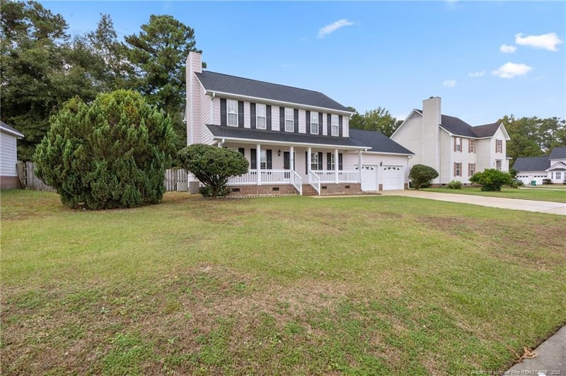 5504 Shady Pine Ct, Hope Mills, NC 28348