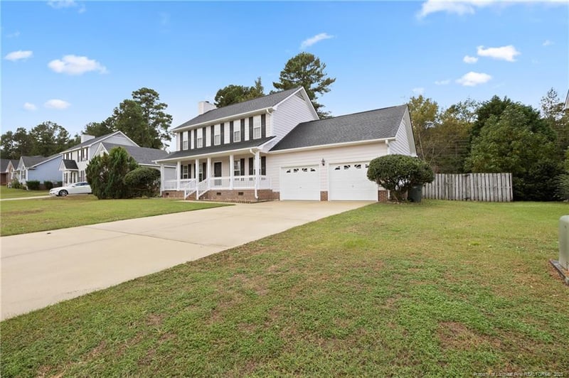 5504 Shady Pine Ct, Hope Mills, NC 28348