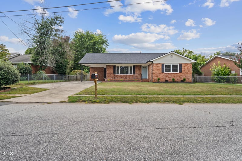 5505 Dodge Dr, Fayetteville, NC 28303