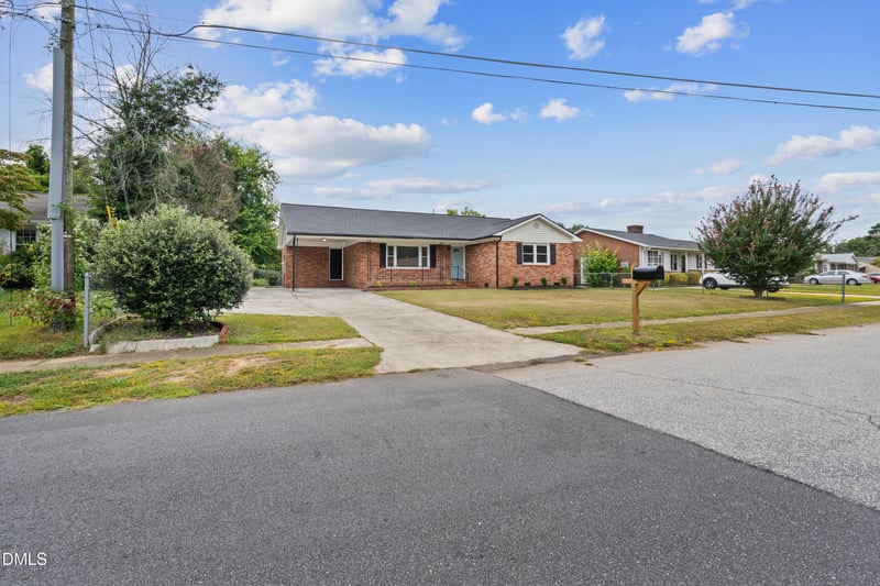 5505 Dodge Dr, Fayetteville, NC 28303