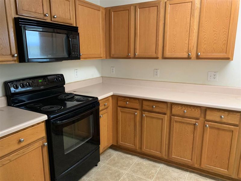 5505 Landreaux Dr, Raleigh, NC 27610