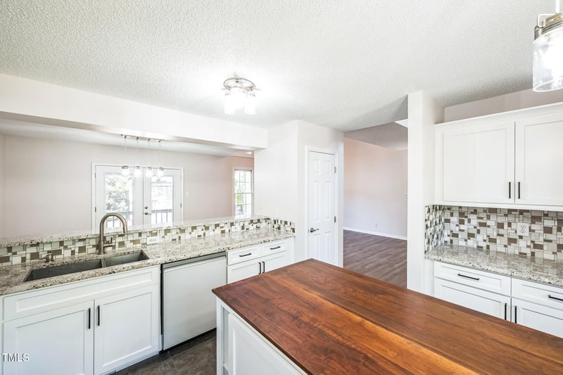5505 Pennfine Dr, Raleigh, NC 27610
