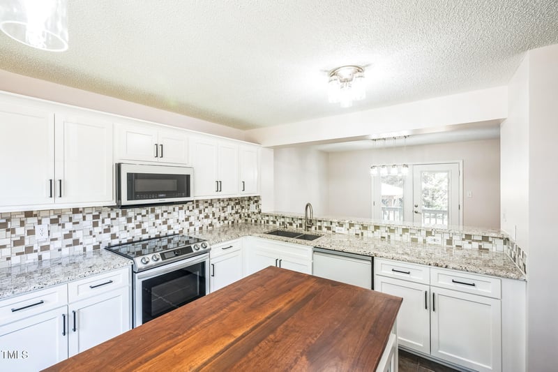 5505 Pennfine Dr, Raleigh, NC 27610