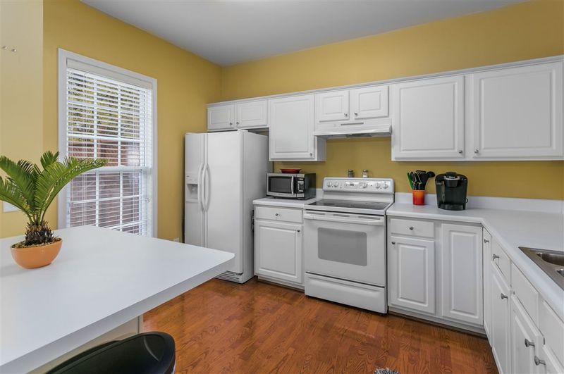 5505 Red Robin Rd, Raleigh, NC 27613