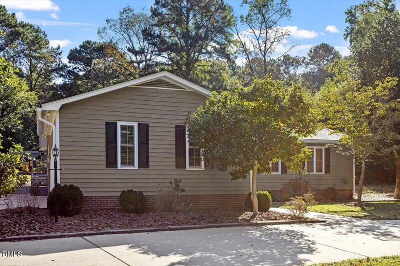 5505 Swiftbrook Cir, Raleigh, NC 27606