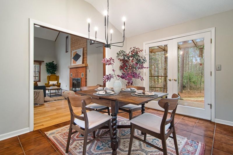 5506 Bobcat Rd, Chapel Hill, NC 27516