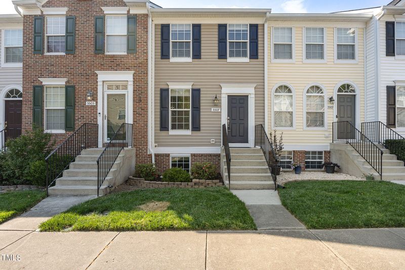 5507 Crabtree Park Ct, Raleigh, NC 27612