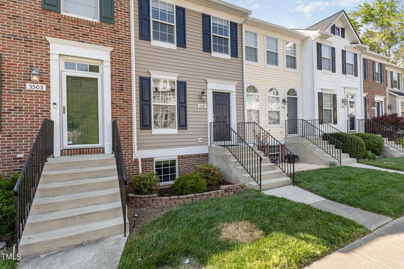 5507 Crabtree Park Ct, Raleigh, NC 27612