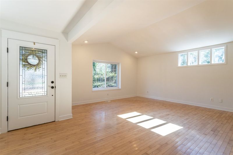 5507 Shadowbrook Dr, Raleigh, NC 27612