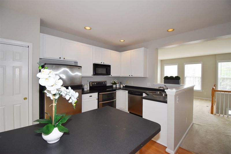 5508 Crabtree Park Ct, Raleigh, NC 27612