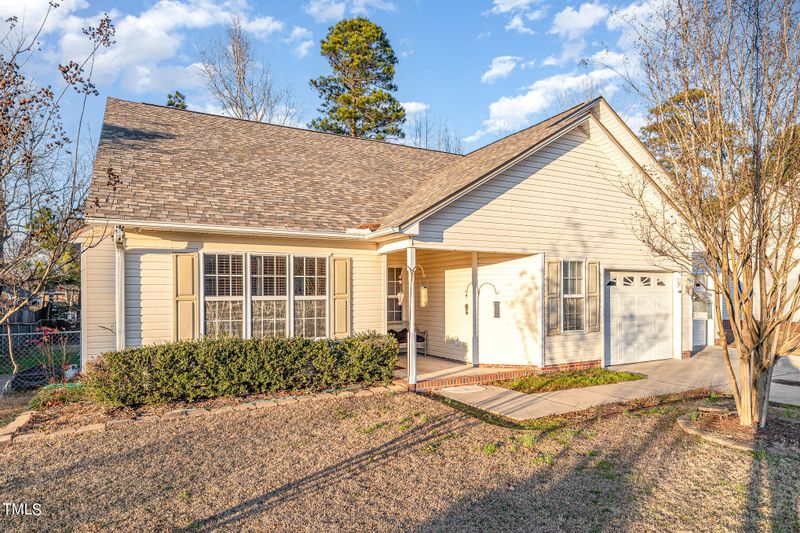 5508 Hall Glen Dr, Hope Mills, NC 28348