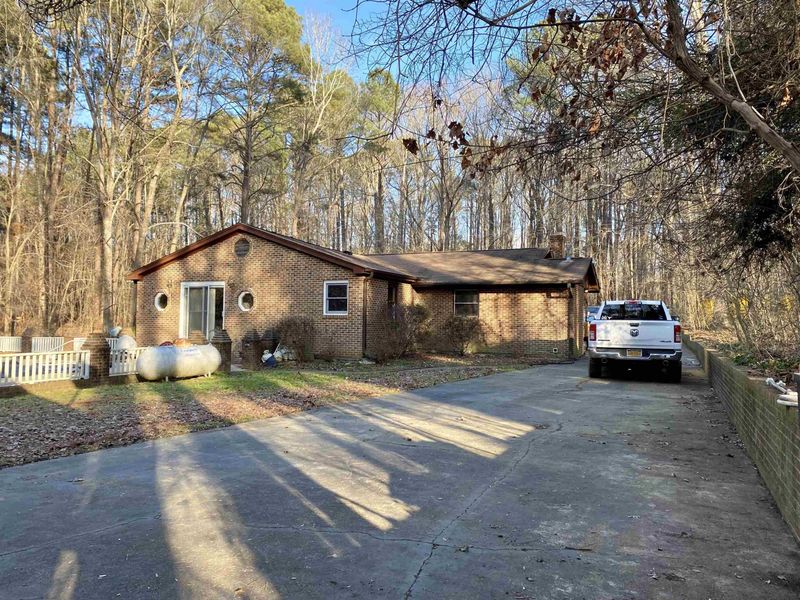 5508 Hickory Ln, Raleigh, NC 27603