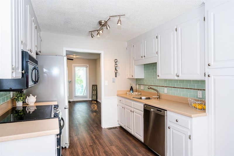 5508 Sharpe Dr, Raleigh, NC 27612