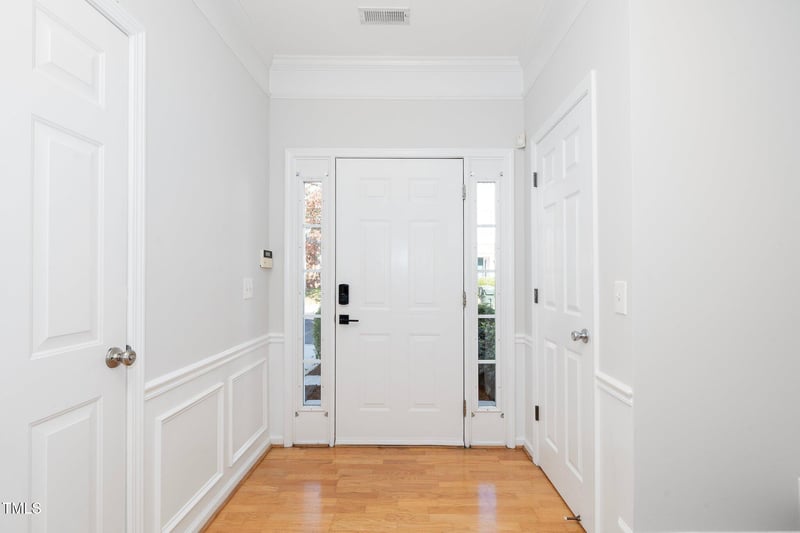 5509 Red Robin Rd, Raleigh, NC 27613