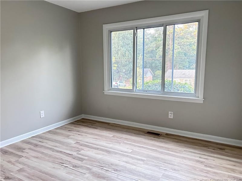 551 Alleghany Rd, Fayetteville, NC 28304