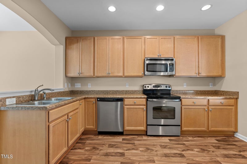551 Matheson Pl, Cary, NC 27511