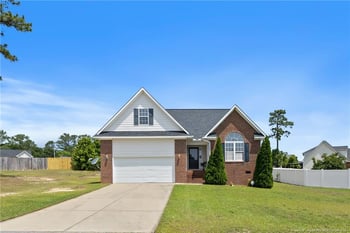 5511 Shady Lawn Dr, Hope Mills, NC 28348