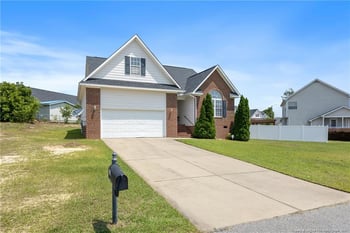 5511 Shady Lawn Dr, Hope Mills, NC 28348