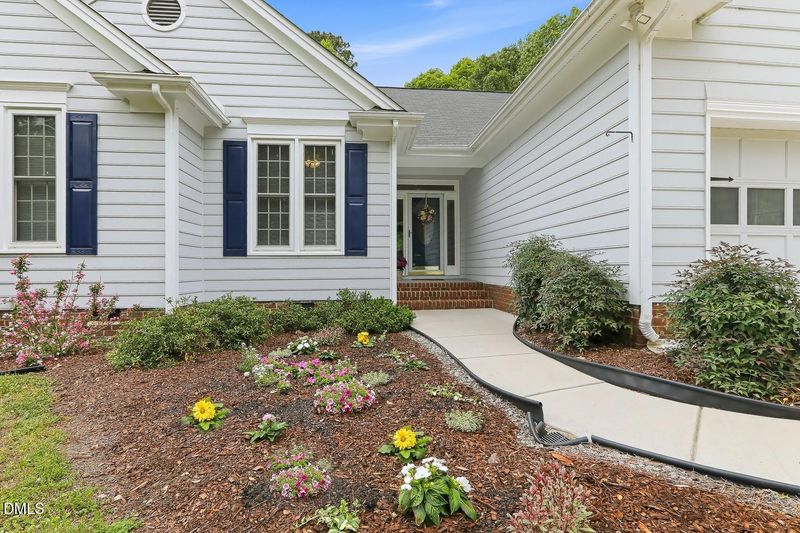 5512 Doemont Dr, Apex, NC 27539