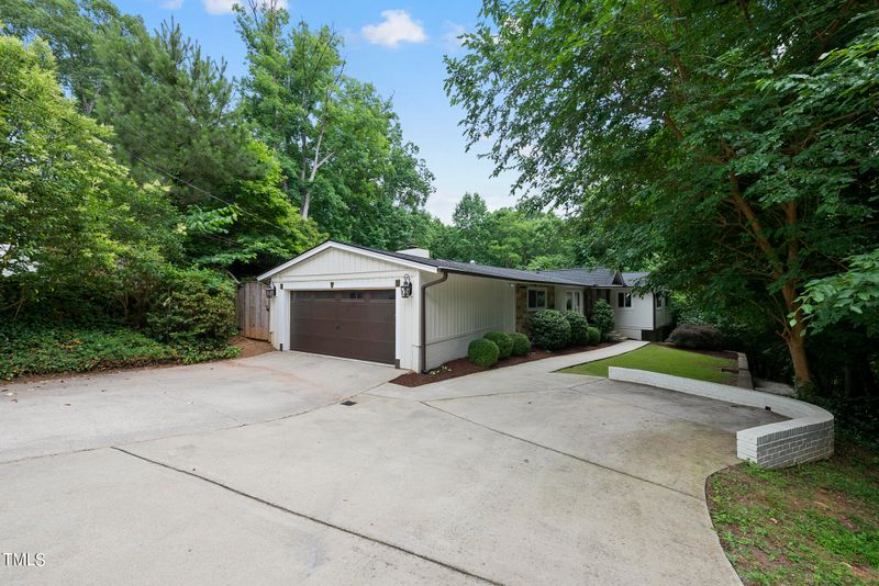 5512 N Hills Dr, Raleigh, NC 27612