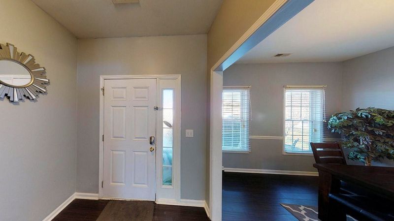 5512 Neuse Wood Dr, Raleigh, NC 27616