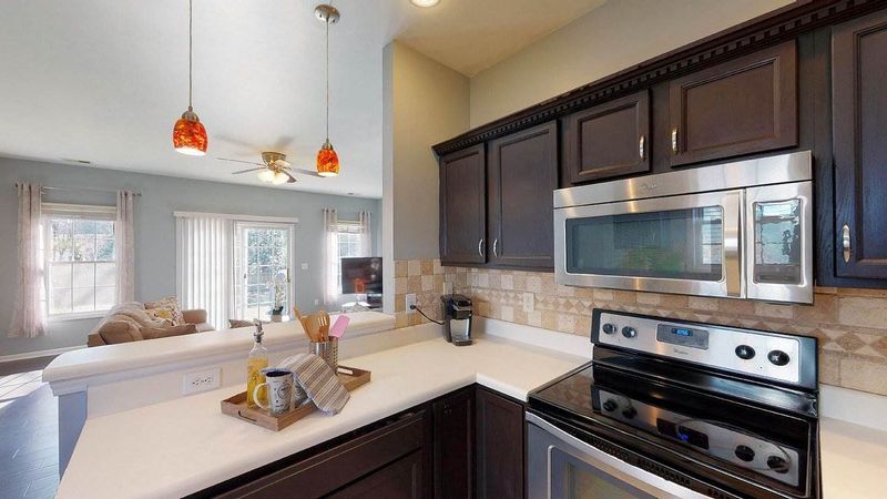 5512 Neuse Wood Dr, Raleigh, NC 27616