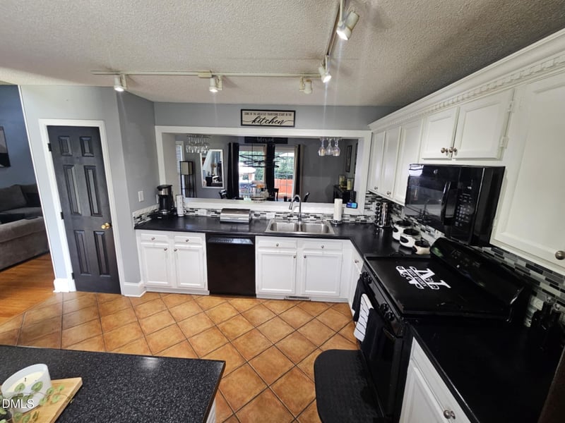 5512 Pennfine Dr, Raleigh, NC 27610