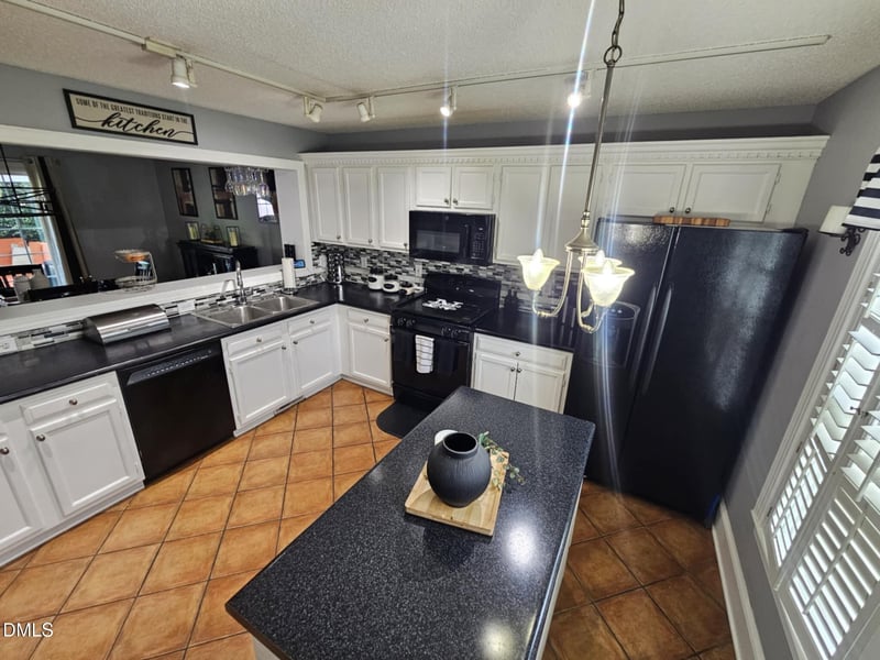 5512 Pennfine Dr, Raleigh, NC 27610