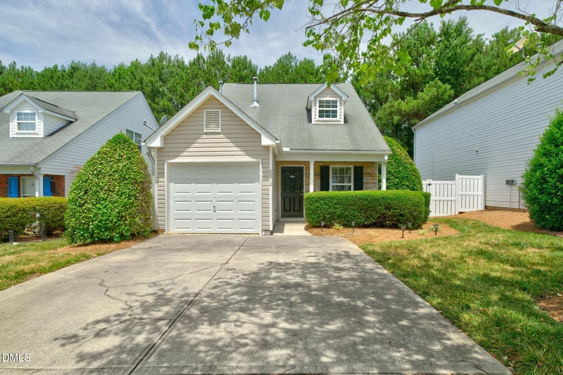 5512 Roan Mountain Pl, Raleigh, NC 27613
