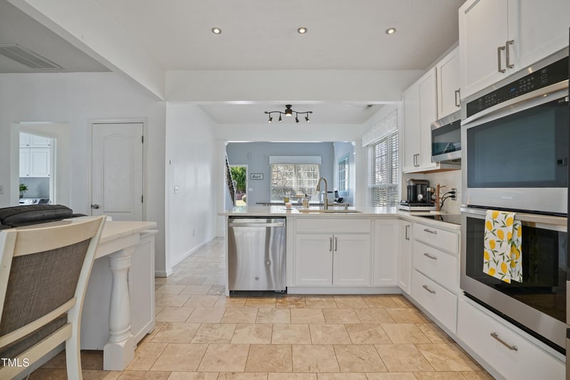 5512 Scenic Brook Ln, Raleigh, NC 27616