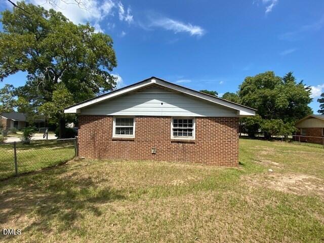 5514 Livingston Dr, Fayetteville, NC 28311