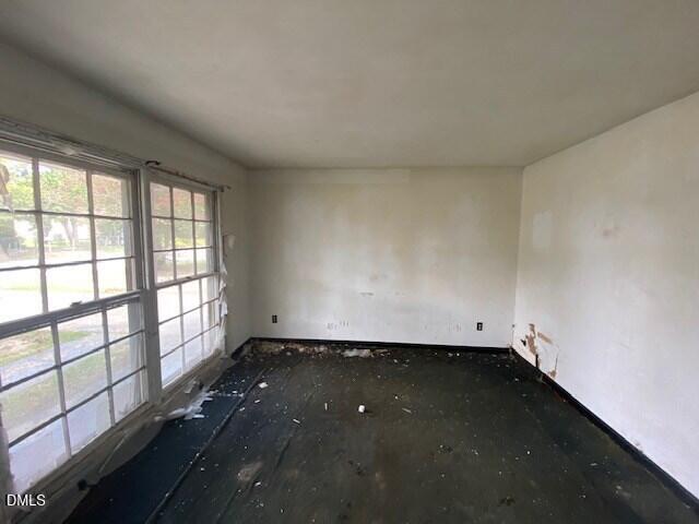 5514 Livingston Dr, Fayetteville, NC 28311