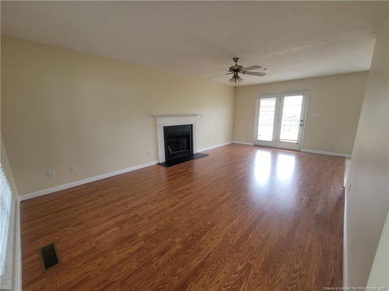 5514 Shady Lawn Dr, Hope Mills, NC 28348