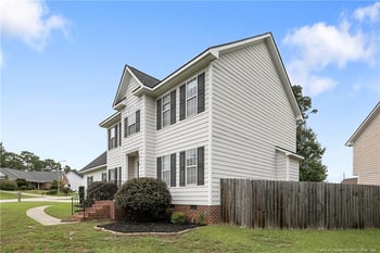 5515 Miranda Dr, Hope Mills, NC 28348