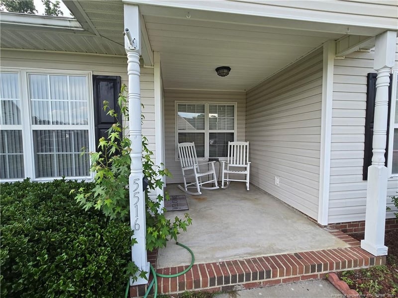 5516 Hall Glen Dr, Hope Mills, NC 28348