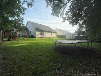 5516 Hall Glen Dr, Hope Mills, NC 28348