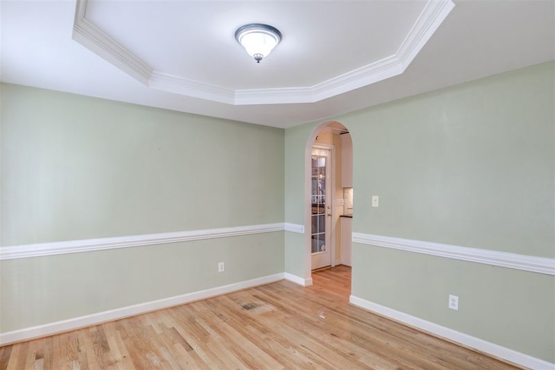 5517 Glenhurst North Dr, Raleigh, NC 27603