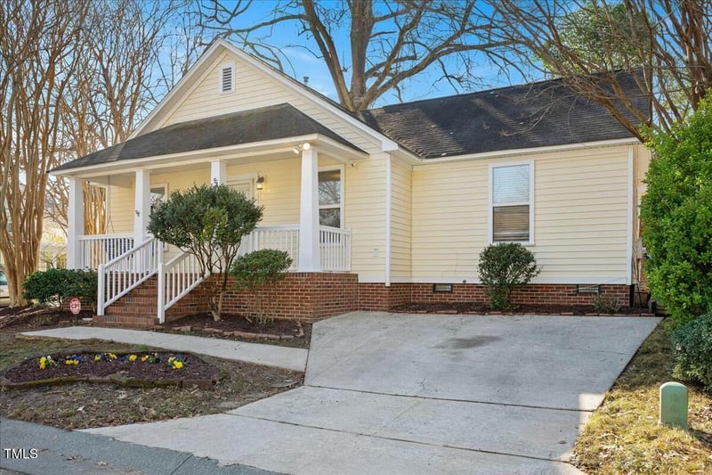 552 Moseley Ln, Raleigh, NC 27601