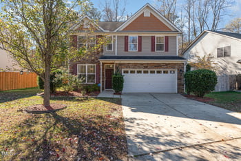 552 Stobhill Ln, Holly Springs, NC 27540