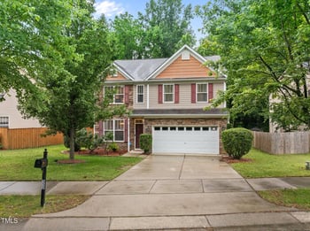 552 Stobhill Ln, Holly Springs, NC 27540
