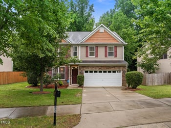 552 Stobhill Ln, Holly Springs, NC 27540