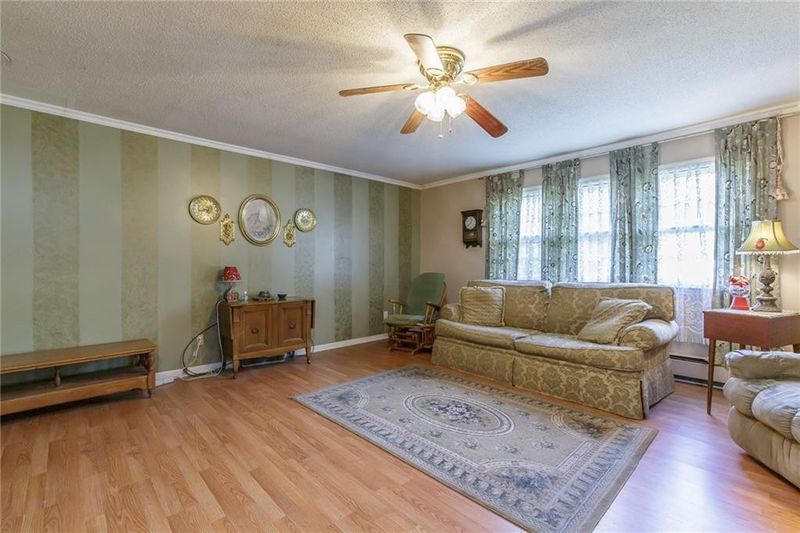 552 Sycamore Dr, Burlington, NC 27217