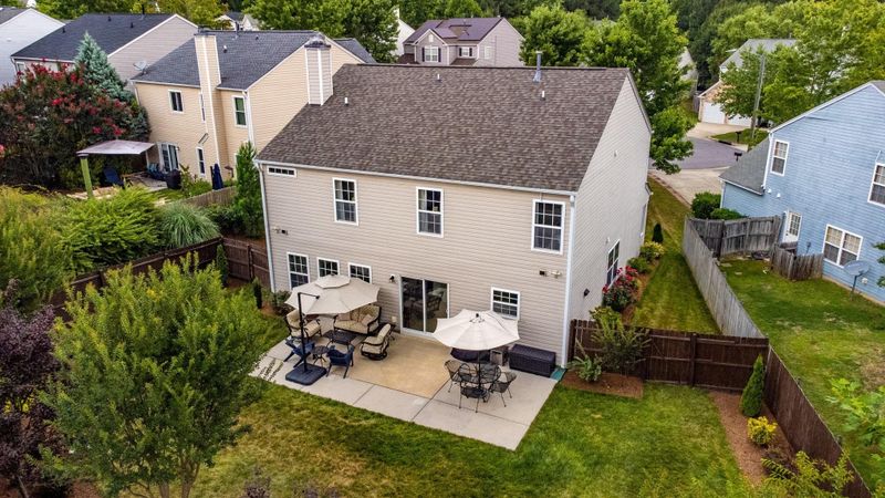 5520 Bridgeman Ct, Durham, NC 27703