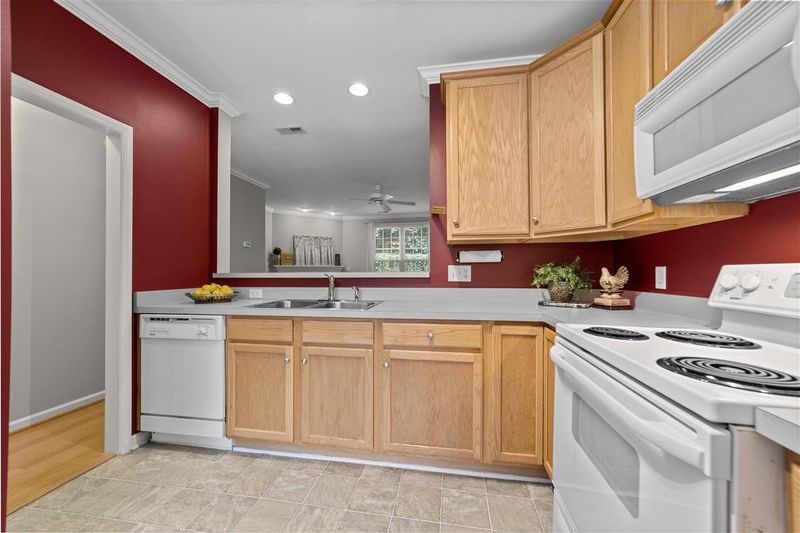 5522 Bradford Pear Ct, Raleigh, NC 27606