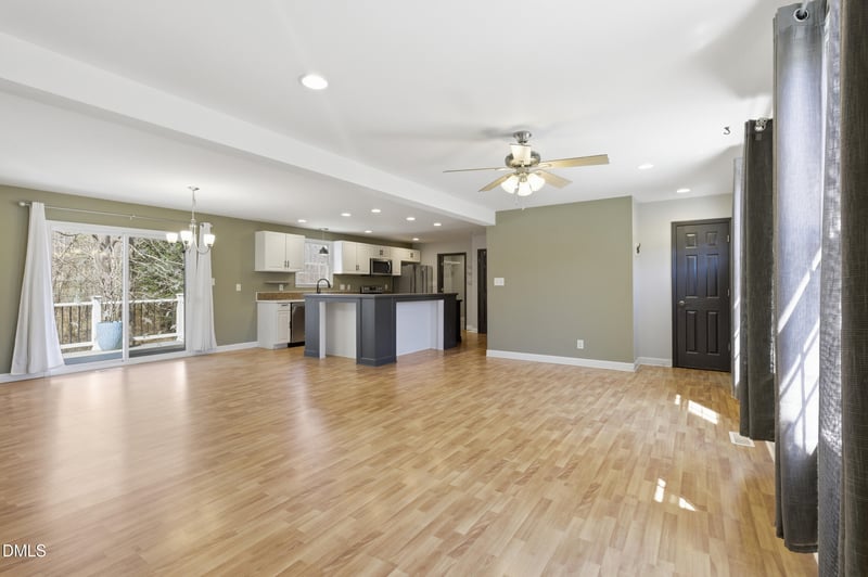 5522 Pleasant Woods Dr, Mebane, NC 27302