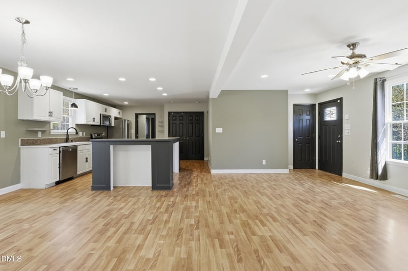 5522 Pleasant Woods Dr, Mebane, NC 27302