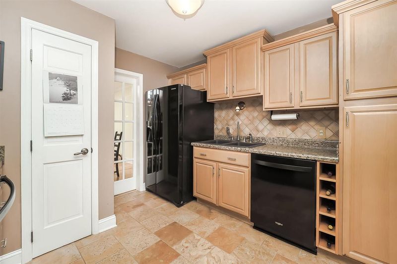 5522 Sharpe Dr, Raleigh, NC 27612